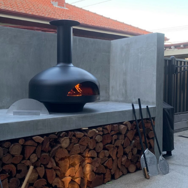 Black-Countertop_Giotto_pizza_oven_with_accessories_kit_Outdoor_kitchen_